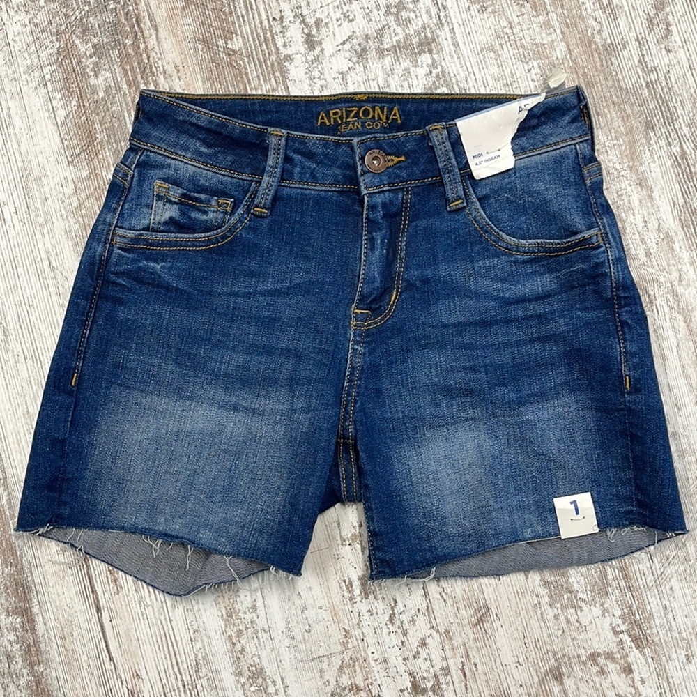 Arizona Jean Co. NWT Midi Raw Hem 4.5” Inseam Jean Shorts Size 1